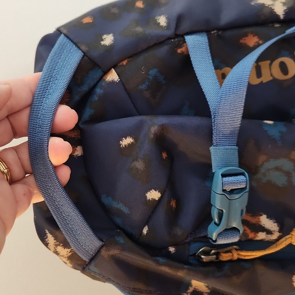 Patagonia Unisex Sling Bag - Picture 9 of 10